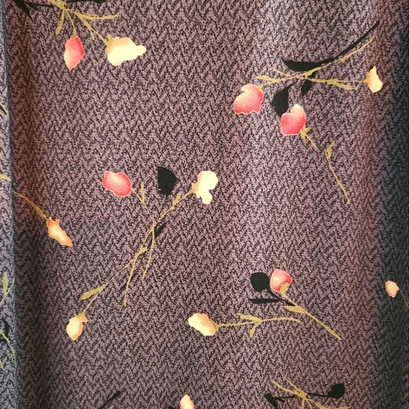 Hillary & Hansen Gray Floral Print Dress. Tie Back. Looks embroidered. Size 12 - Picture 2 of 4